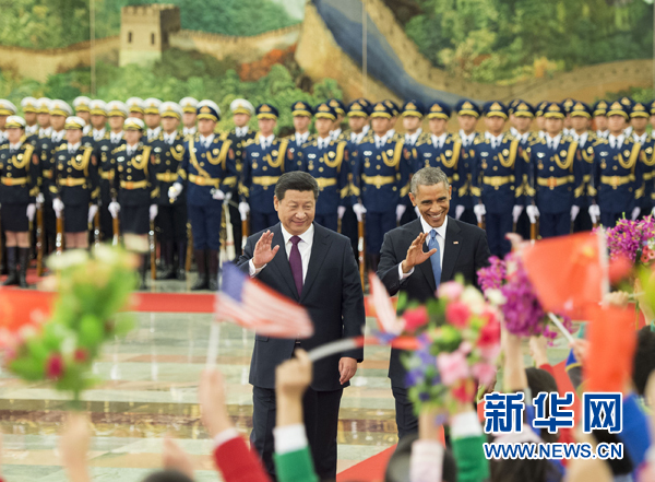 11月12日，國(guó)家主席習(xí)近平在北京人民大會(huì)堂舉行歡迎儀式，歡迎美國(guó)總統(tǒng)奧巴馬對(duì)中國(guó)進(jìn)行國(guó)事訪問(wèn)。 新華社記者 黃敬文 攝