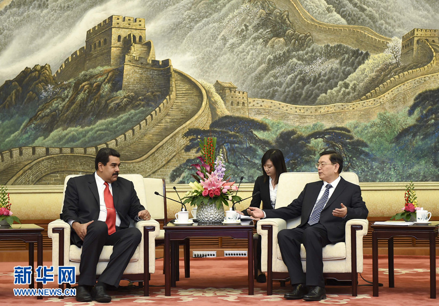 1月8日，全國人大常委會委員長張德江在北京人民大會堂會見委內(nèi)瑞拉總統(tǒng)馬杜羅。 新華社記者 張鐸 攝 