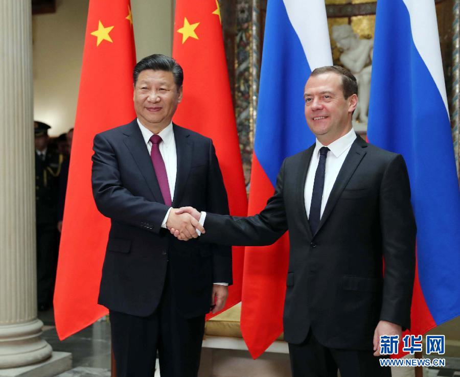 7月4日，國家主席習(xí)近平在莫斯科會(huì)見俄羅斯總理梅德韋杰夫。新華社記者 劉衛(wèi)兵 攝