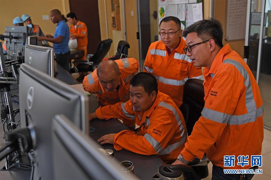 （國際&middot;圖文互動）（2）通訊：春節(jié)：在異國他鄉(xiāng)堅(jiān)守崗位&mdash;&mdash;探訪南非中企施工現(xiàn)場