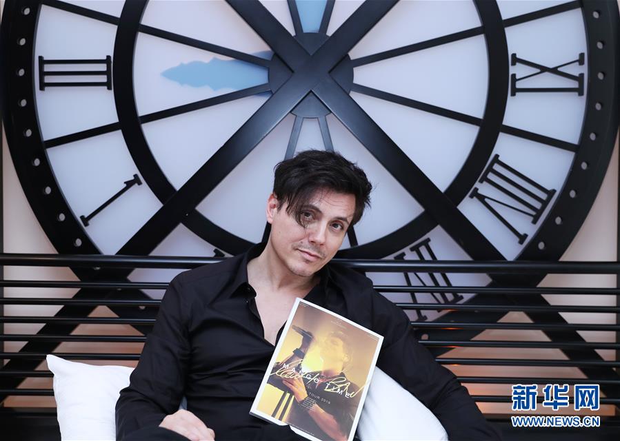 （國際&middot;圖文互動(dòng)）（1）通訊：手牽手，我們共同驅(qū)散陰霾&mdash;&mdash;法國音樂人創(chuàng)作抗疫歌曲背后的故事