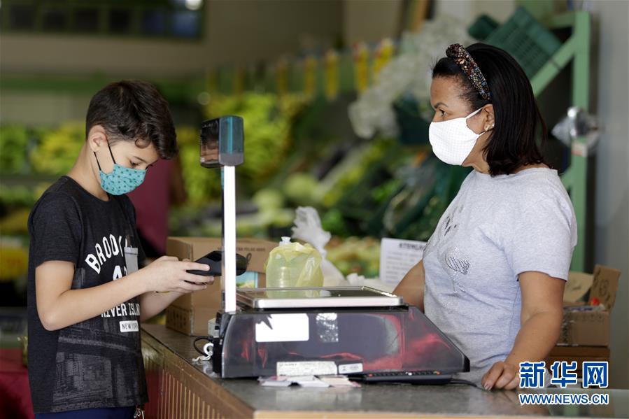 (新華全媒頭條·圖文互動)(12)寰球抗疫晝夜間