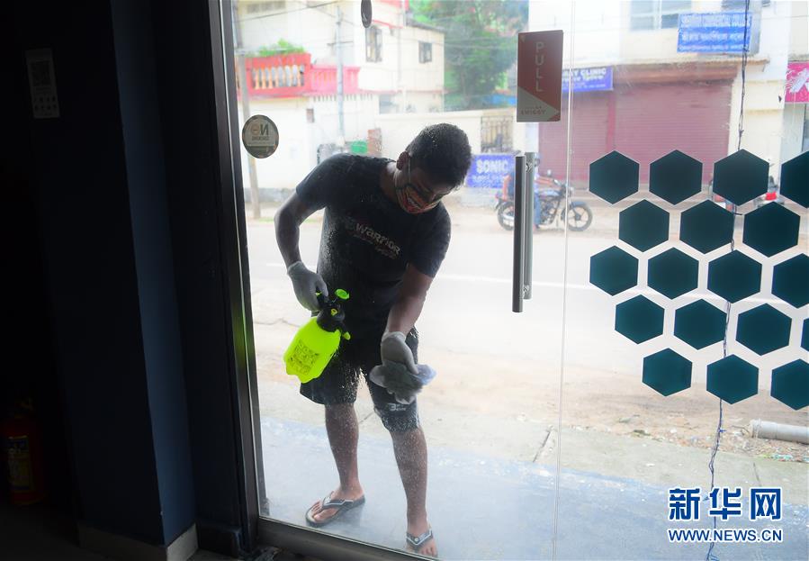 (國際疫情·XHDW)(1)印度新冠確診病例超25萬 開始分階段放松管控