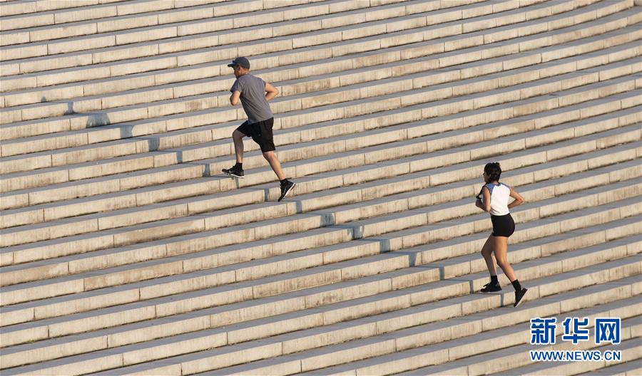 （國(guó)際疫情&middot;XHDW）（4）美國(guó)官方單日新增新冠病例超5.4萬(wàn)例