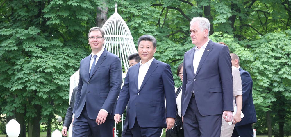 習(xí)近平出席塞爾維亞總統(tǒng)尼科利奇、總理武契奇共同舉行的午宴