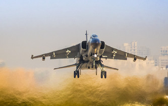 &ldquo;飛豹&rdquo;突防 火力全開