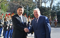習(xí)近平會(huì)見法國參議長(zhǎng)