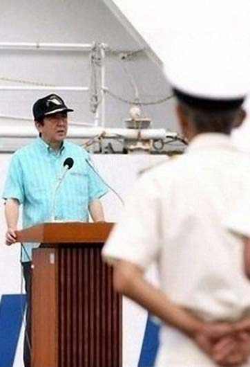 安倍視察沖繩離島 展現(xiàn)對(duì)華強(qiáng)硬立場